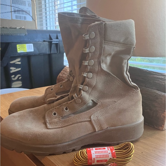 Desert color, Belleville brand combat boots, Army type, size 7.5